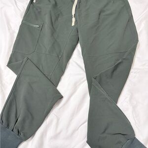 Figs Men's Green Jogger Pants